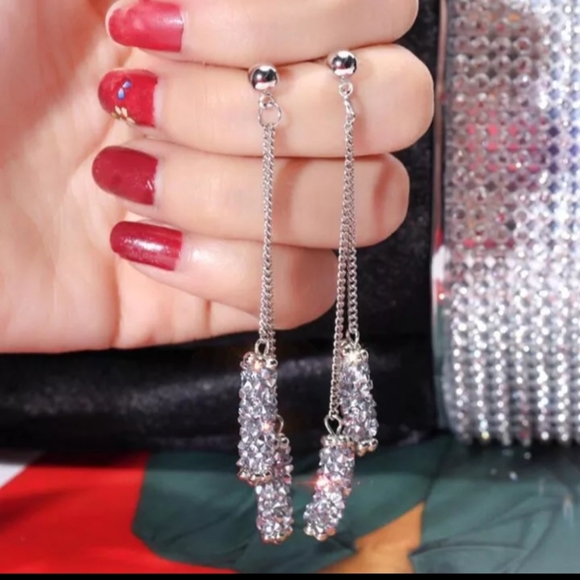 Jewelry - 🎀Sparkling Crystal Tassel Earings